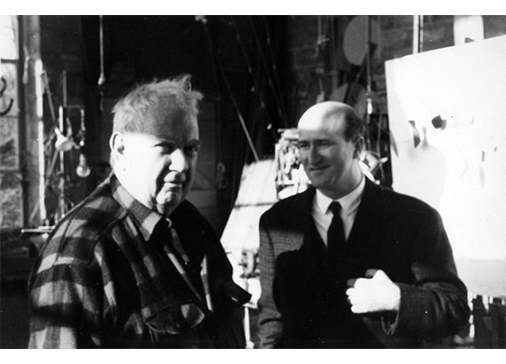 Consagra con Alexander Calder nello studio di Roxbury nel 1962