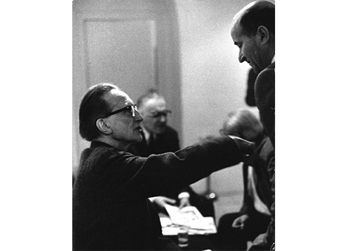 Consagra con Marcel Duchamp alla Galleria La Tartaruga, Roma, 1963. Foto P. De Martiis